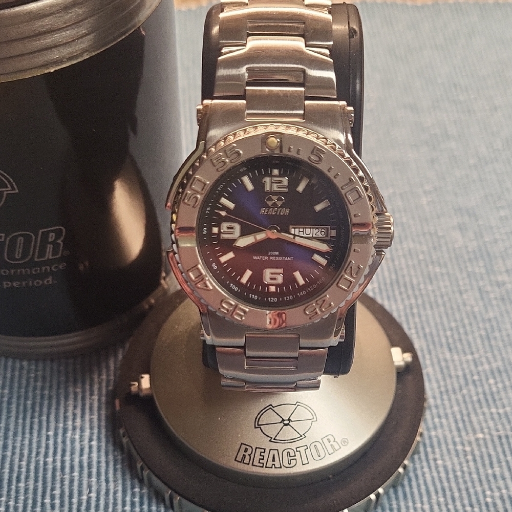 Gents Reactor Critical Mass Watch